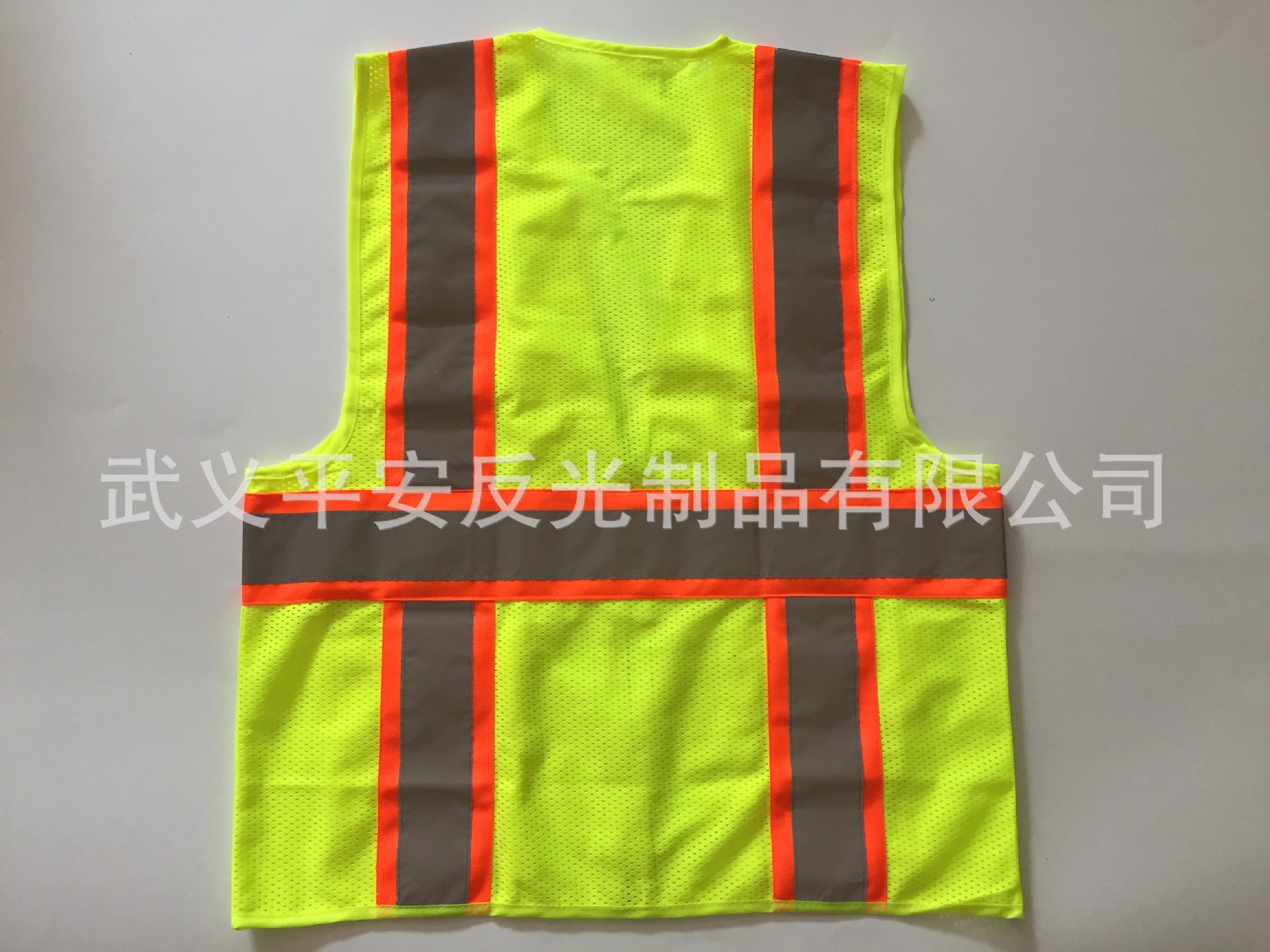 Breathable retroreflective fluorescence safe vest