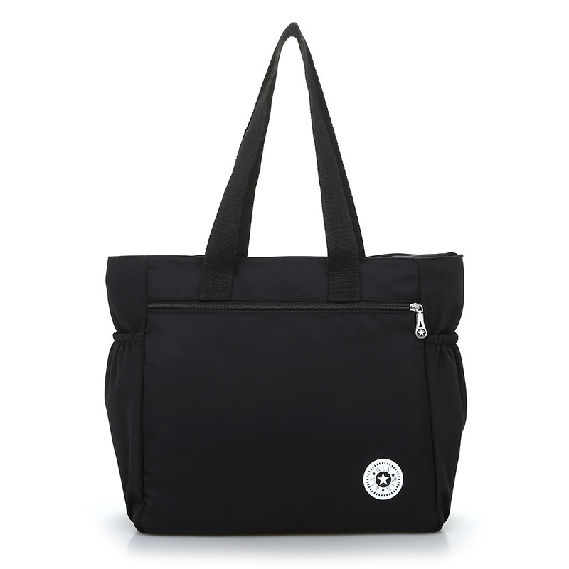 Transfronterizo 2021 primavera e invierno nuevo bolso de hombro de mujer bolso de nylon de gran capacidad bolso de momia de color sólido multifuncional