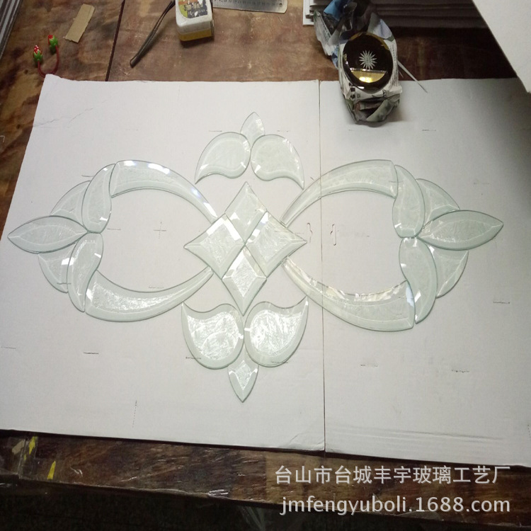 新款异形玻璃斜边玻璃拼镜 厨柜配套玻璃 客厅电视背景墙贴片玻璃