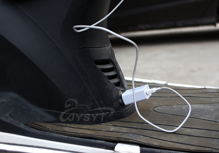 电动车手机充电器_08