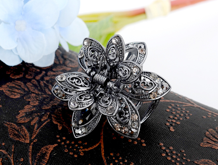 Women's Retro Flower Alloy Plating Inlay Rhinestones Hair Claws display picture 1