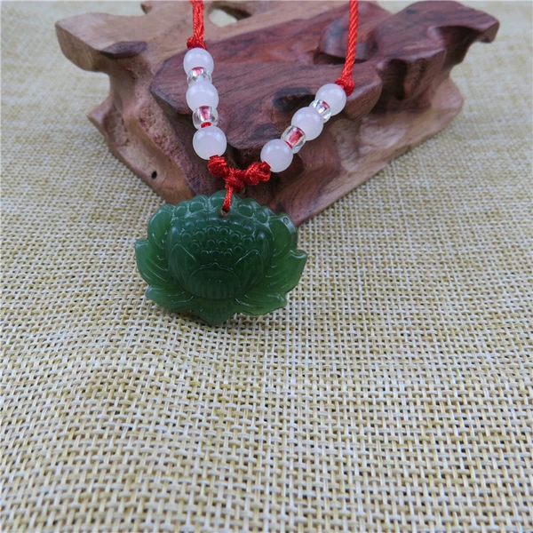 Dark green lotus+new eight pearls are worn well
