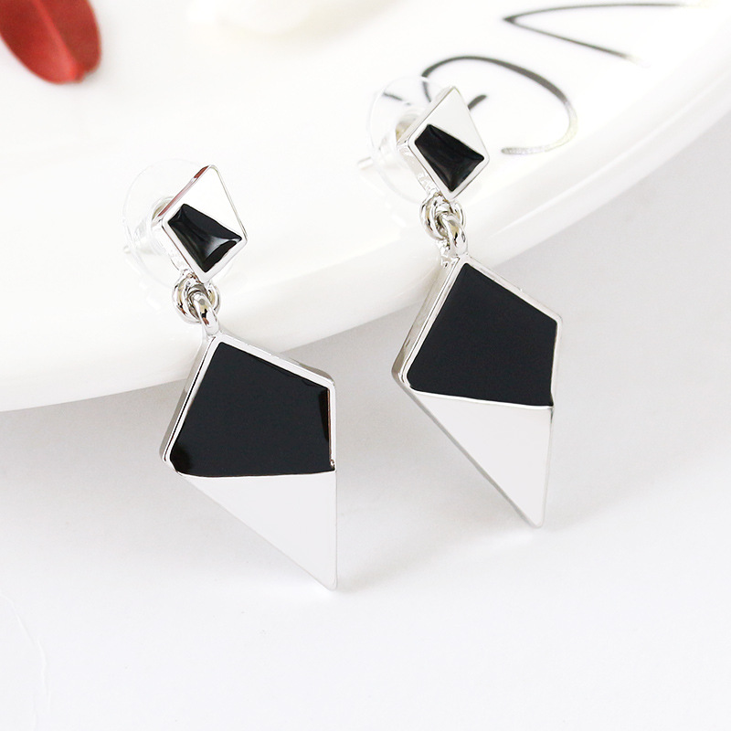 Fashion Exaggerated Long Metal Geometric Earrings display picture 3