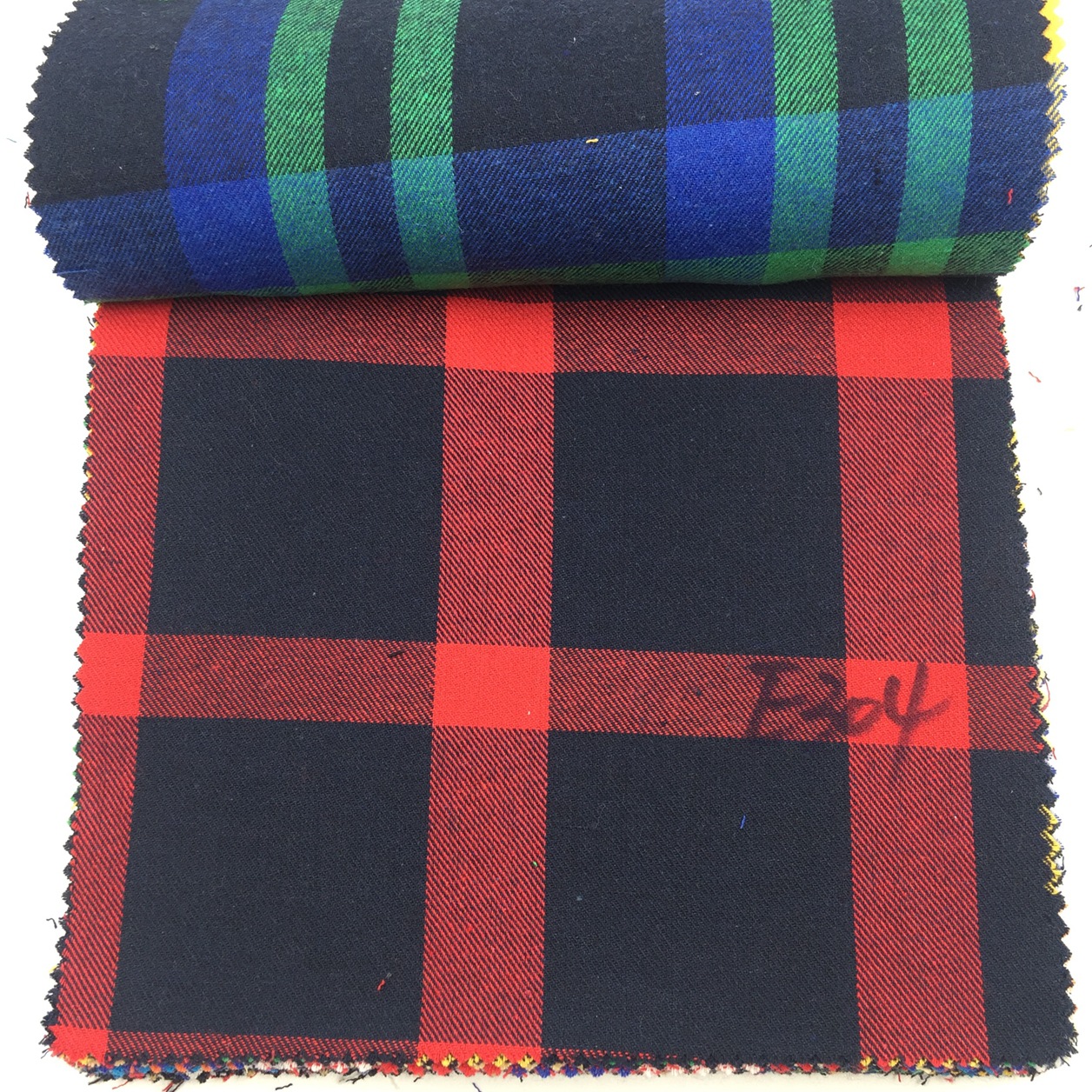 厂家直销 法兰绒色织格子布涤棉格子布斜纹面料 格子衬衫布料