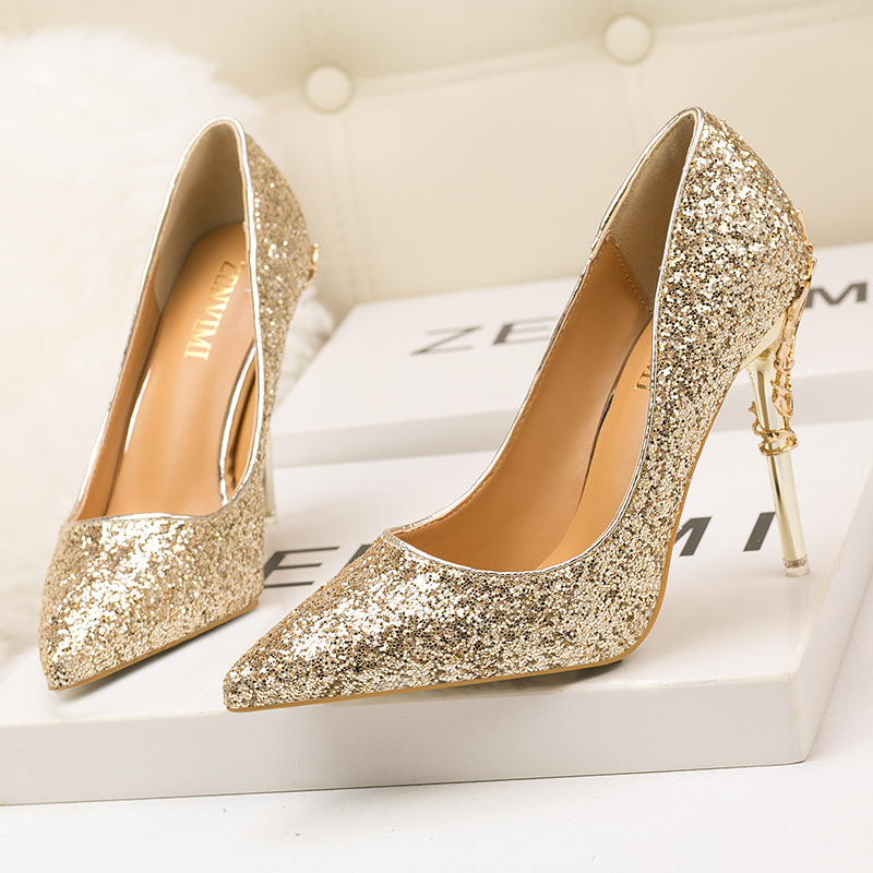9616-60 European and American fashion, sexy nightclub, women's shoes, metal with thin and high heel, shallow pointed, sequins, single shoes.