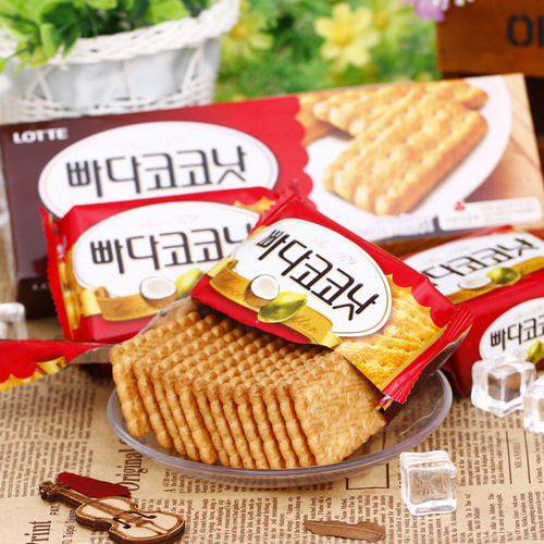 Korean imported snack food Lotte coconut milk honey biscuits hand-baked coconut crispy sweet biscuits 100g