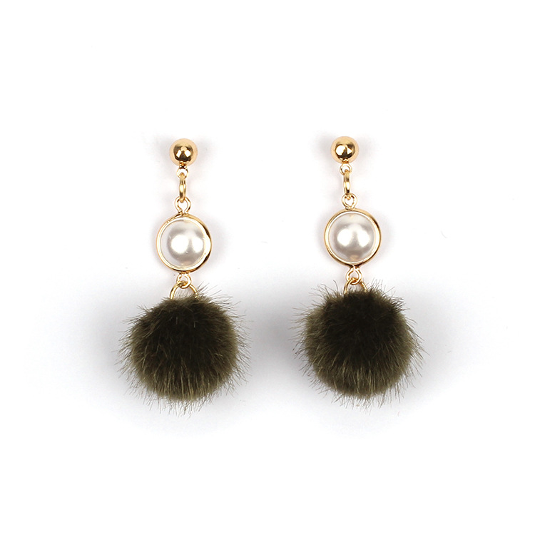New Fashion Pearl Hair Ball Plush Pompom Wild Mink Earrings display picture 7
