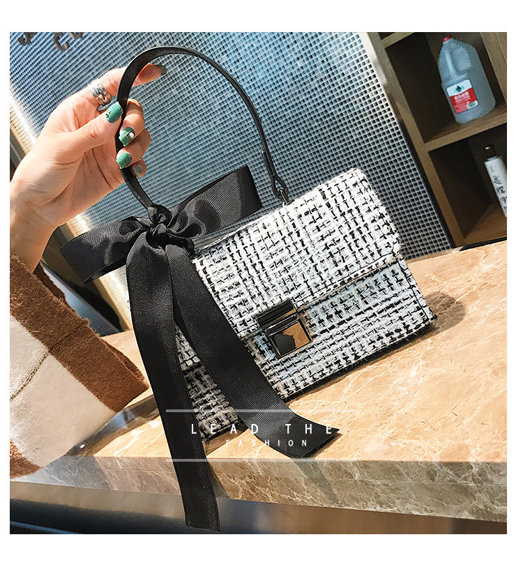 251g Weight Polyester Lining Material Lock clasp Closure Type Single Shoulder Strap Strap Type Shoulder Bag Bags Type Daily Occasion woolen Material Lattice Pattern All Seasons Season Women's Gender Streetwear Style Square Shape Small Size Small Bag For Women New Bags Fashionable Woolen Contrast Color Scarf Handbag Korean Versatile One-Shoulder Crossbody Women's Bag 16