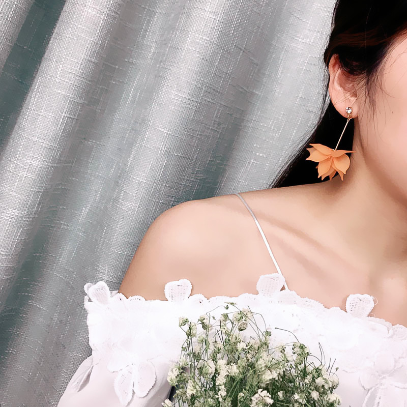 Korea's New Petal Earrings Lotus Flower Earrings Long Tassel Earrings display picture 1