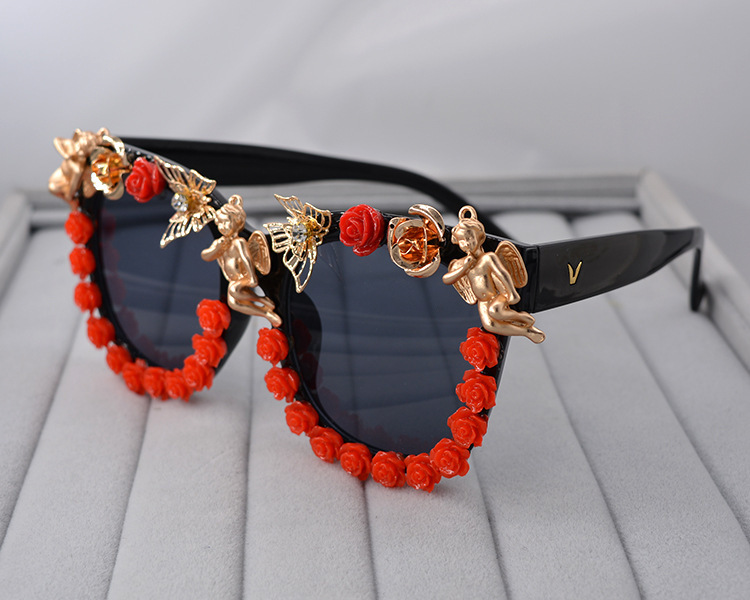 Passerelle Baroque Ange Fleur Porcelaine Fleur Papillon Dames Lunettes De Soleil Personnalité Mode Sauvage Lunettes De Soleil Femmes En Gros Nihaojewelry display picture 7