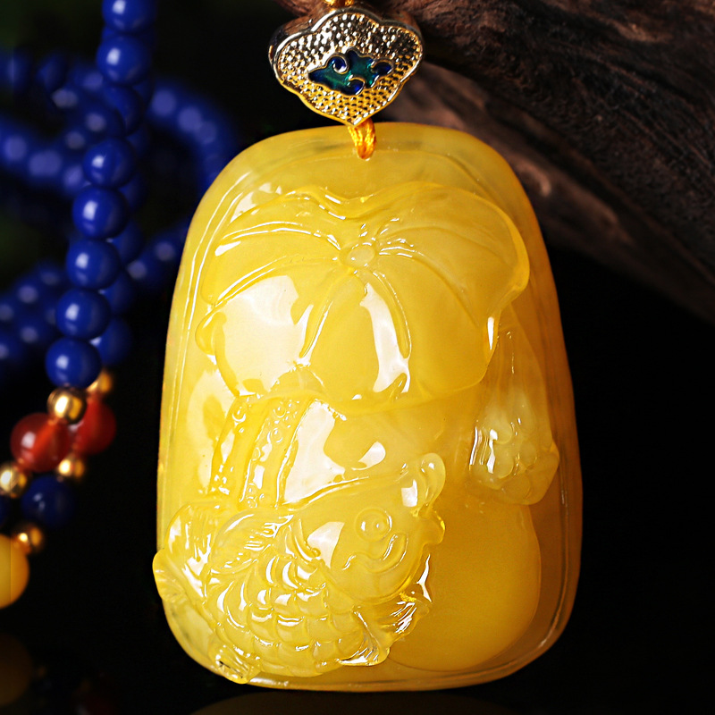 波罗的海雕刻老蜜蜡吊坠琥珀鲤鱼项链鸡油黄连年有余吊坠男女款|ru
