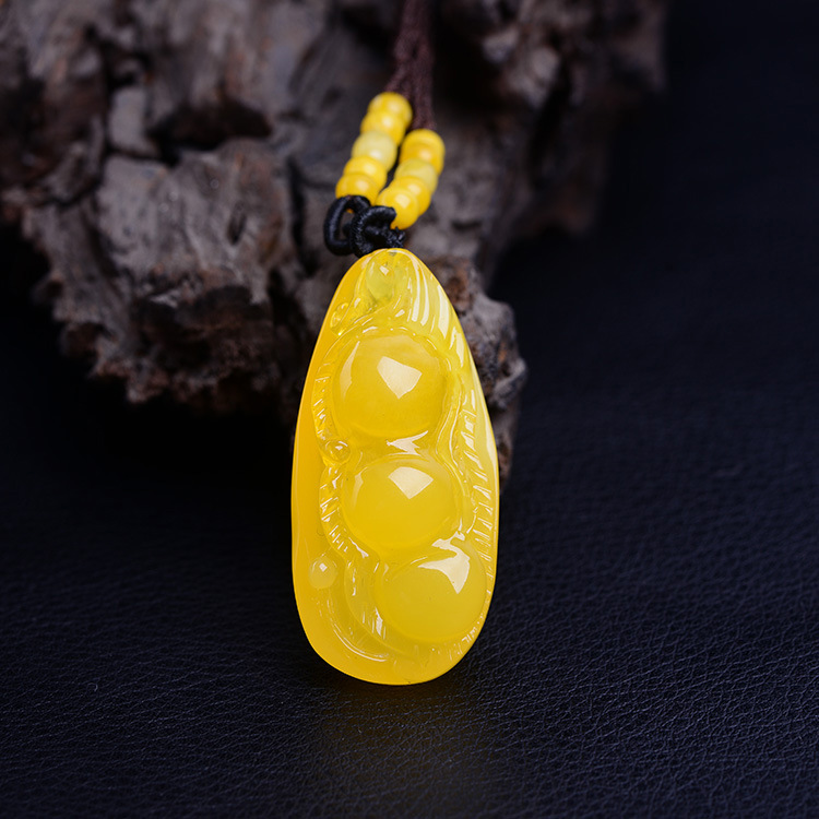 波罗的海鸡油黄琥珀老蜜蜡四季豆男女款吊坠项链毛衣链批发