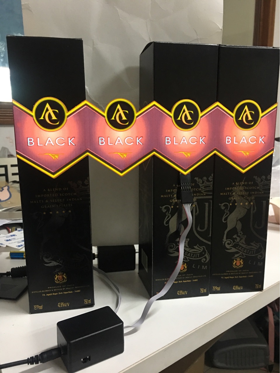 Illuminated packaging wine box, wine label, EL label, waterproof, iridescent, ultra-thin, luminous, flexible