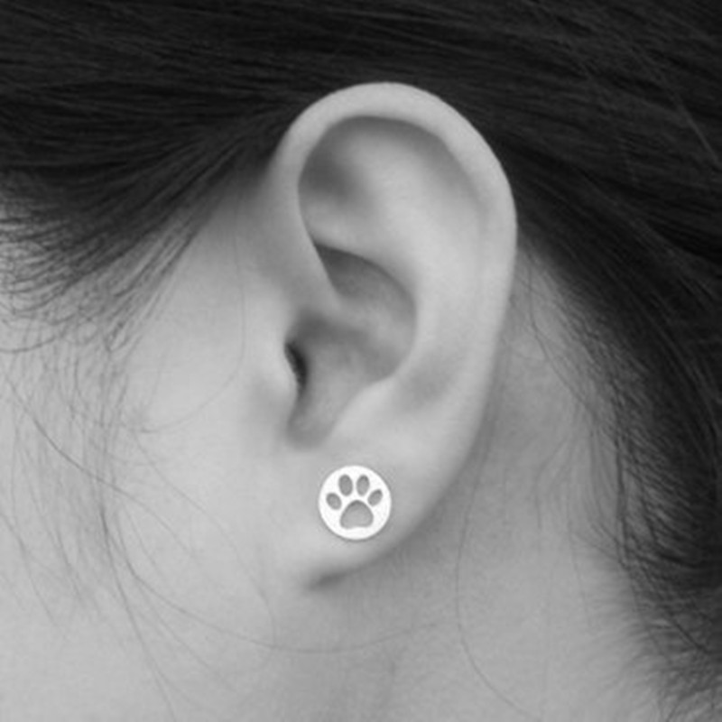 Hot Selling Fashion Hollow Alloy Plating Round Geometric Stud Earrings Wholesale display picture 1