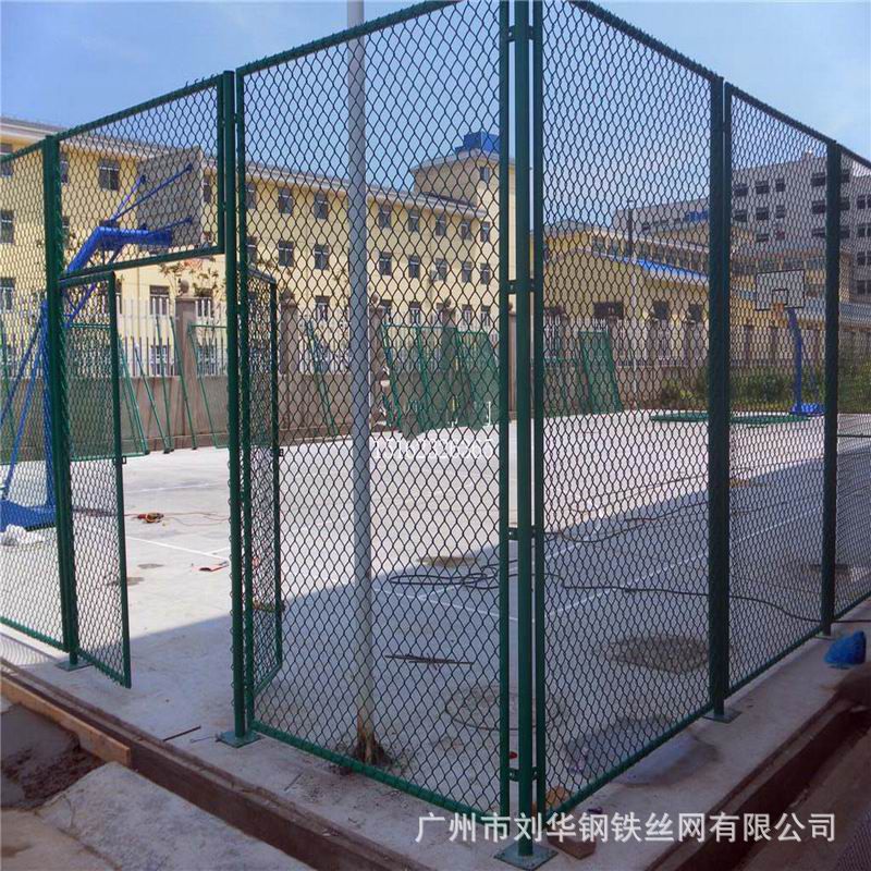现货供应学校笼式体育篮场球场围网高尔夫足球场围网勾花球场护栏