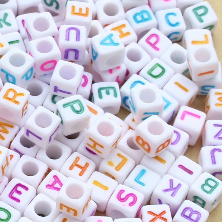6mm白底彩字母珠亚克力方形3