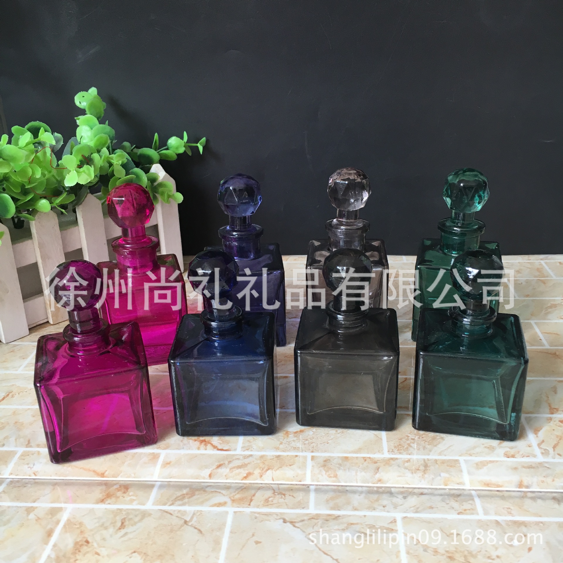 厂家供应 方形压口80ml香薰玻璃瓶 定制颜色无火香薰瓶 玻璃盖