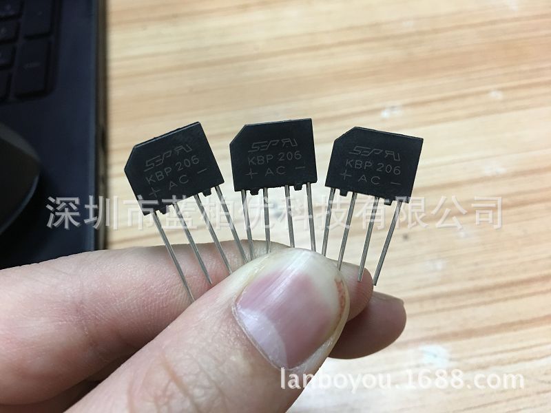 直插件整流桥堆 扁桥堆KBP206G KBP206 SIP-4 2A 600V 2KBP06现货