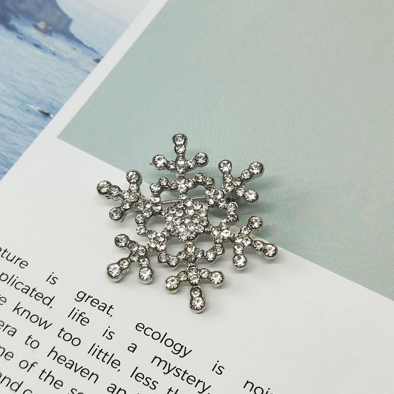 Christmas Snowflake Brooch Detail 3