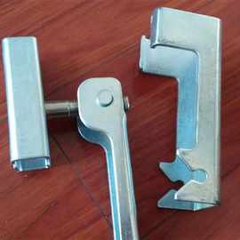 皮带夹持器图片  镀锌夹持器规格尺寸    厂家夹持器规格