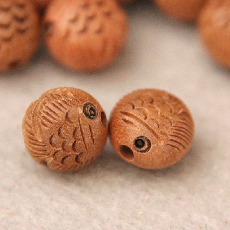 Peach wood carving small fish large flat fish DIY accessories wholesale bracelet crafts peace diy Peach wood carving small fish large flat fish DIY accessories wholesale bracelet crafts peace diy