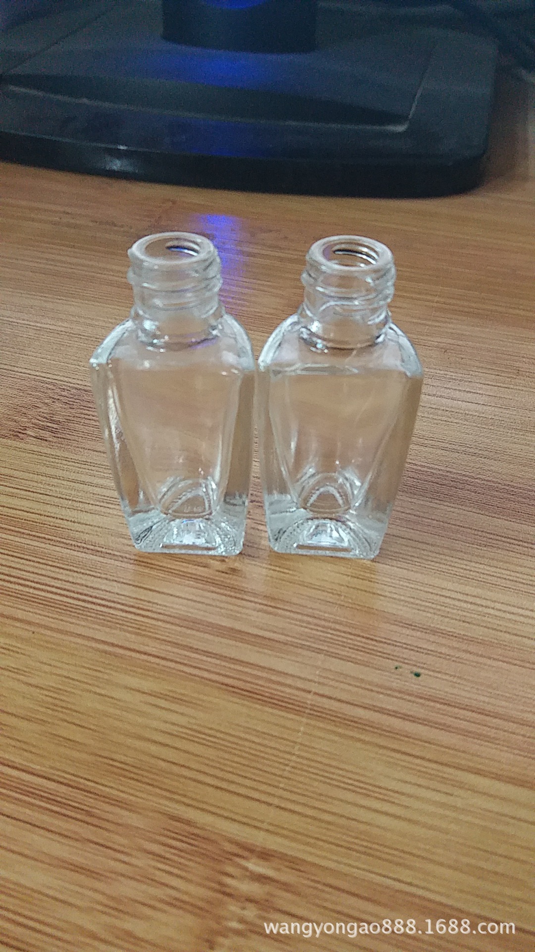 供应指甲油瓶8毫升指甲油瓶 15毫升圆柱瓶 玻璃瓶 腮红空瓶