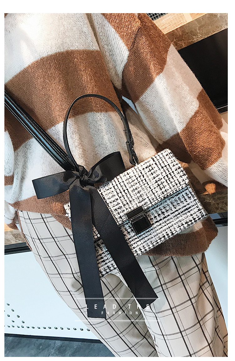 251g Weight Polyester Lining Material Lock clasp Closure Type Single Shoulder Strap Strap Type Shoulder Bag Bags Type Daily Occasion woolen Material Lattice Pattern All Seasons Season Women's Gender Streetwear Style Square Shape Small Size Small Bag For Women New Bags Fashionable Woolen Contrast Color Scarf Handbag Korean Versatile One-Shoulder Crossbody Women's Bag 12