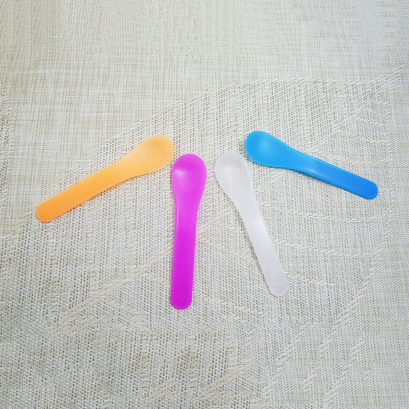 厂家直供一次性变色彩色勺子遇冷变色PP塑料勺多色彩色感温变色勺