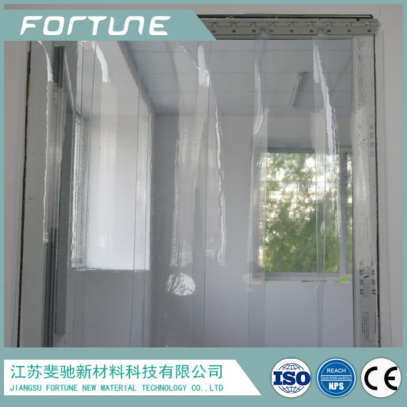 厂家直销pvc材质超透明软膜挡风门帘阻燃抗老化检测过关出口品质.