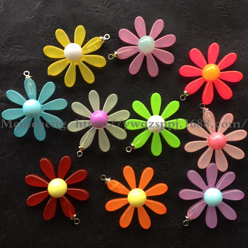 Yiwu Meideheng diy handmade jewelry and accessory materials, colored acrylic hanging hole flowers detail image 5