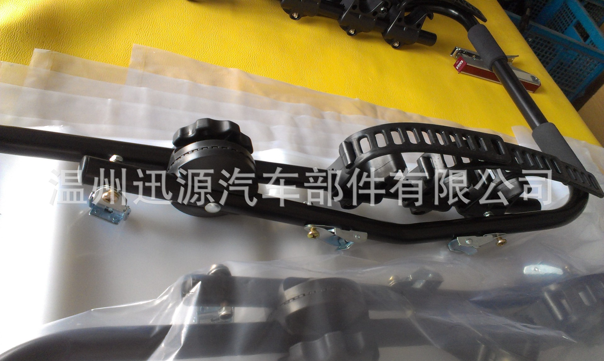 汽车车顶行李架 车顶横杆 横杆 通用行李架 汽车行李架 车顶行李架 车顶架 行李架 车载自行车架 车载行李架 车顶自行车架 后挂自行车架 皮划艇架 车顶皮划艇架 车载皮划艇架 雪橇架 车顶雪橇架 车载雪橇架 roof rack car roof rack luggage rack luggage carrier bike rack bike carrier 专车专用行李架 厂家直销 工厂采购 行李框 车顶行李框 汽车行李框 合金行李架 铝合金行李架 龙门架 车尾自行车架