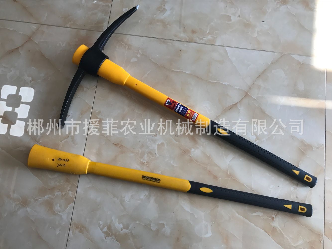 PICK出口南美锻打钢镐P401辊锻  P406.P407.美国六号孔钢镐纤维柄