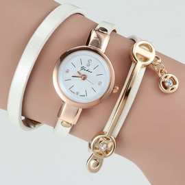 韩版创意时装饰品手链表 绕圈镶钻女士 天使吊坠皮带外贸手表