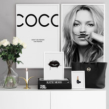 �W���L�����ﳬģKate Moss�ڼt����ˇ�g��о�͏d�b��S�����l
