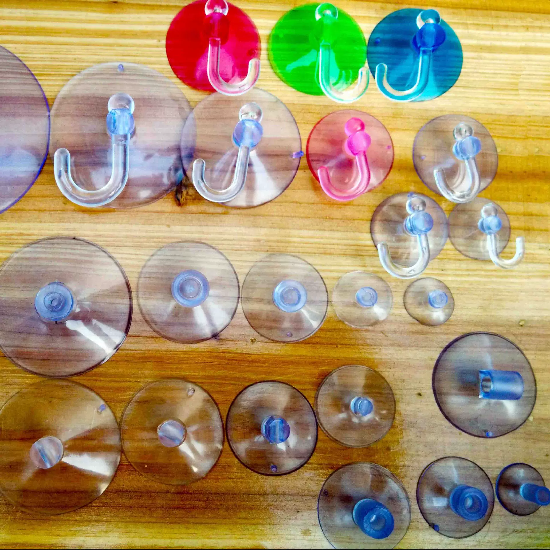 2.5cm-8mmPVC塑料透明穿孔小吸盘 玻璃真空吸力强免打孔玩具配件