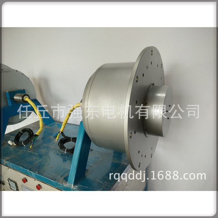 双轮胎电动大巴车轮毂电机