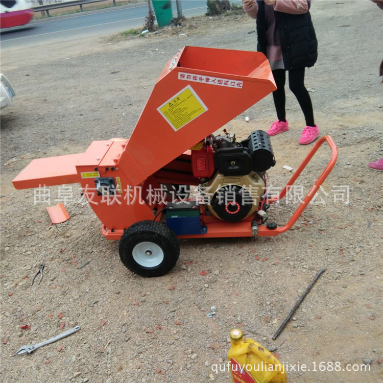 大功率环保汽油碎枝机 移动式绿化树枝粉碎机 枣树枝粉碎机6