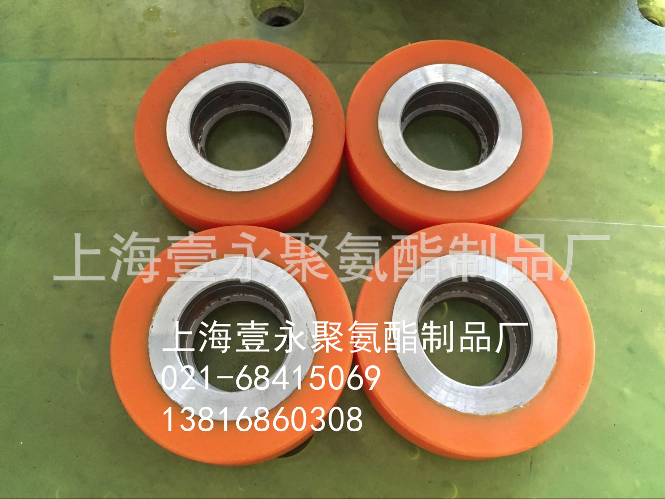 供应聚氨酯上轴向摩擦轮包胶轮