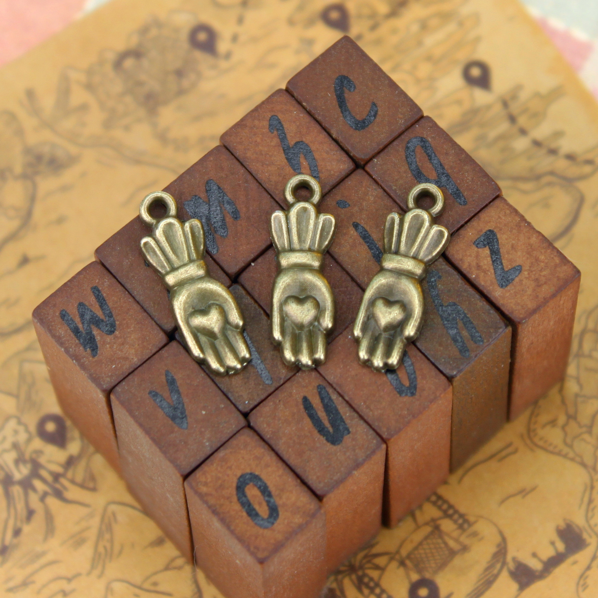 饰品配件批发21*7MM合金爱心手掌迷你小手DIY合金配饰饰品配件