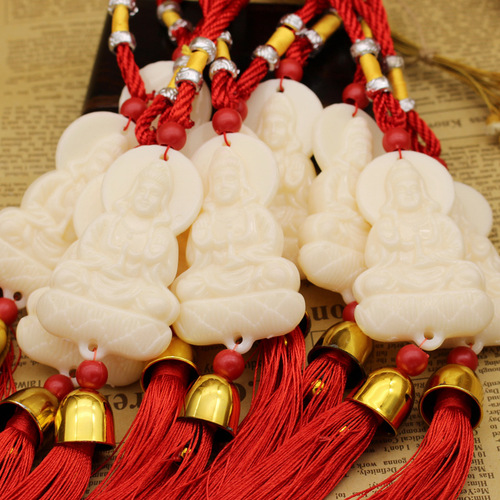 Car pendant jewelry Guanyin rearview mirror car supplies pendant interior plastic wholesale