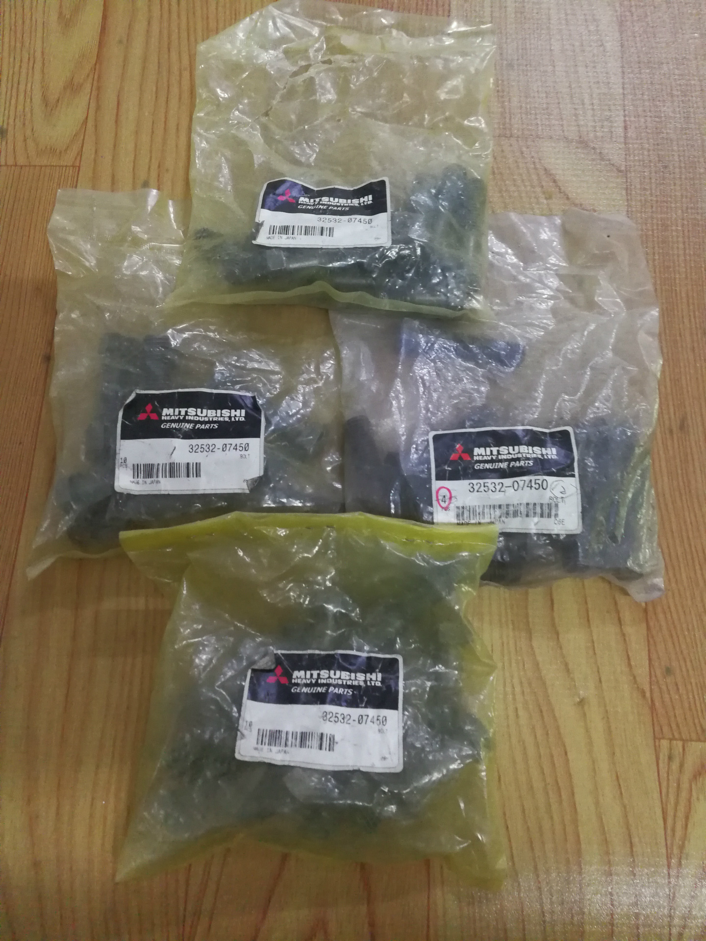 供应三菱发动机配件螺丝02532-07450