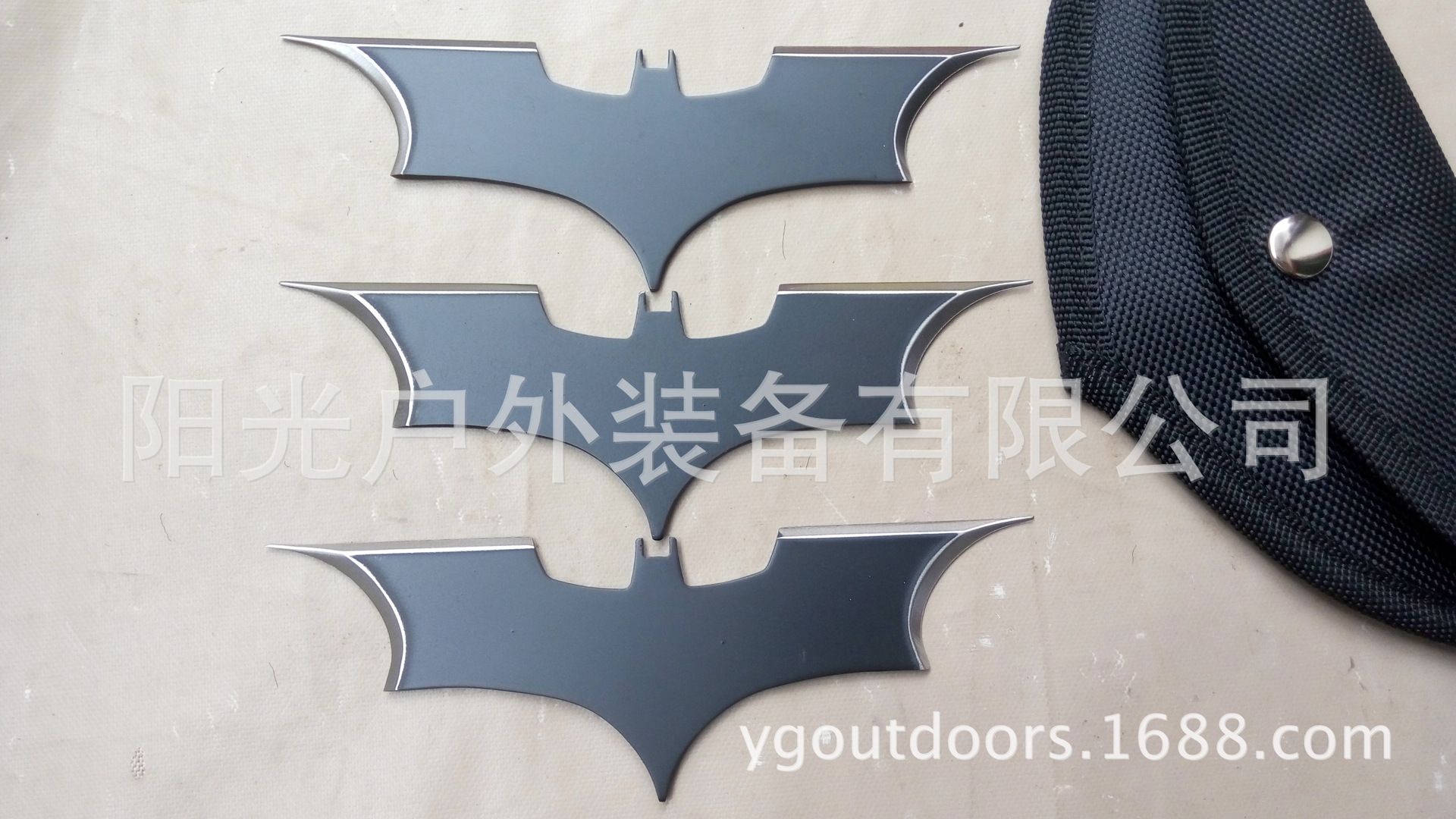 batman蝙蝠飞镖三件套小号短刀开刃训练蝙蝠侠