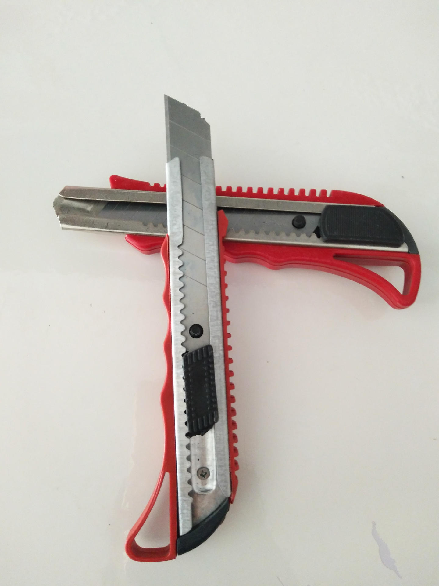 厂家直销美工刀 6898款美工刀壁纸刀 不锈钢刀片美工刀