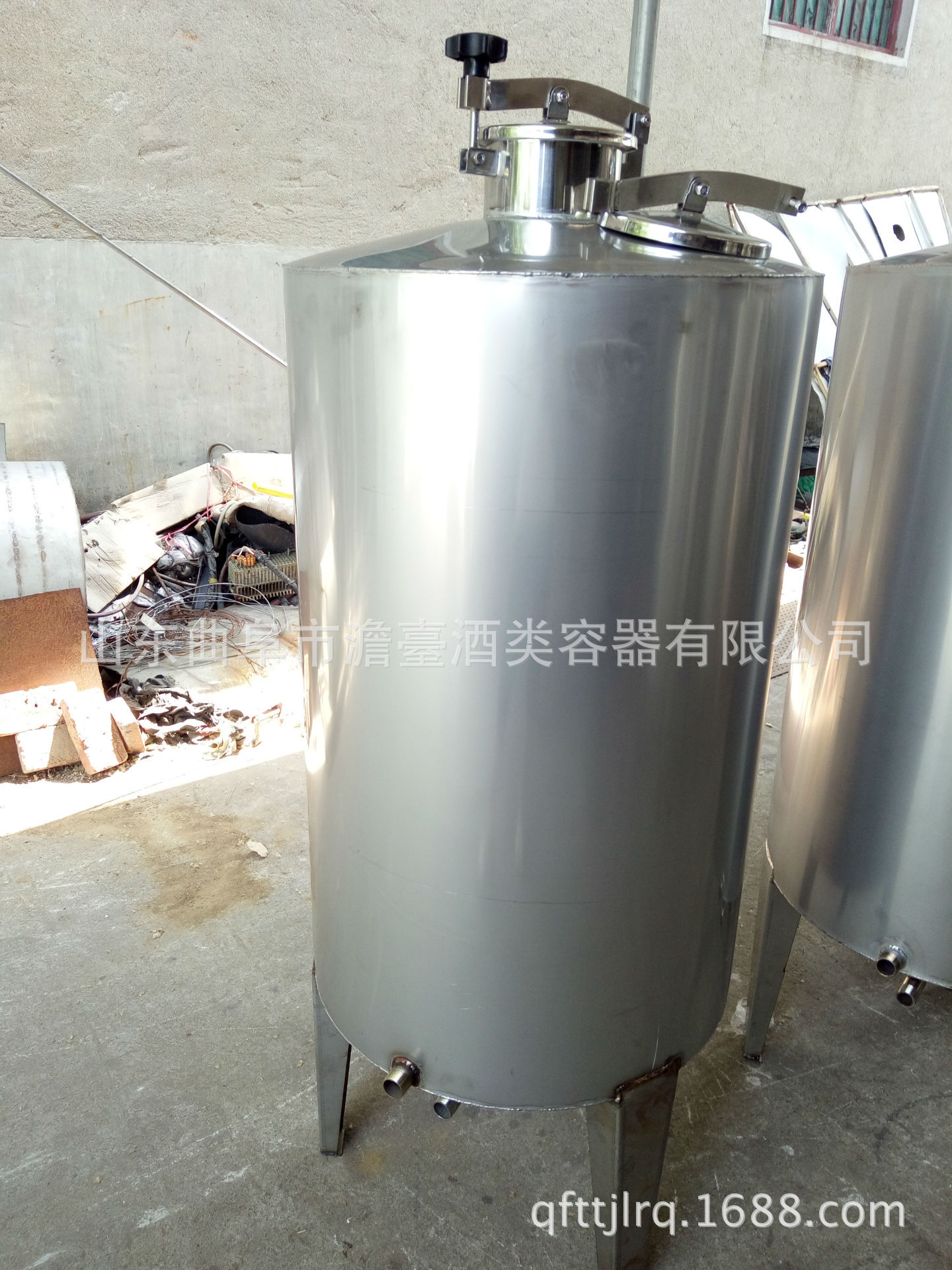 厂家常年定制300公斤不锈钢罐