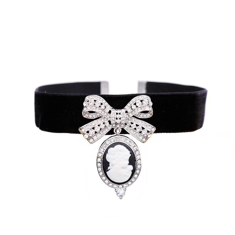 Occident and the United States Velvet Diamond necklace NHQD3992