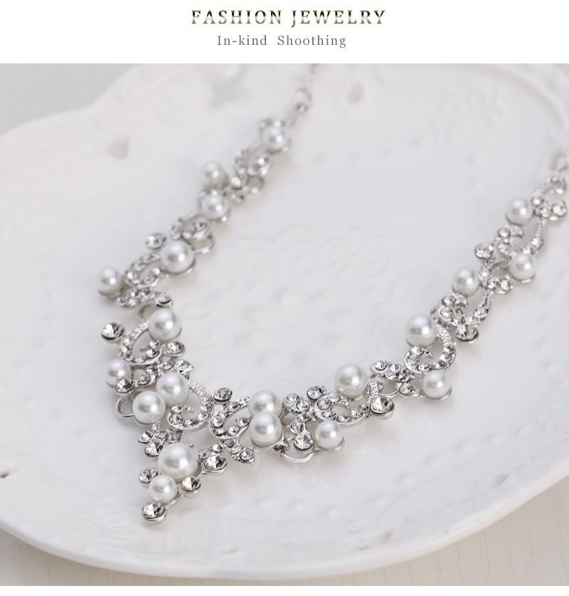 Hot selling bride decoration set, fashionable and versatile diamond inlaid pearl necklace goods_voghion.com