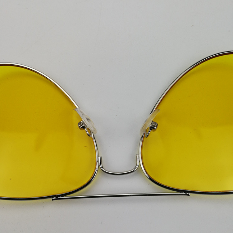 Lunettes de soleil avec vue nocturne - Ref 3427944 Image 4