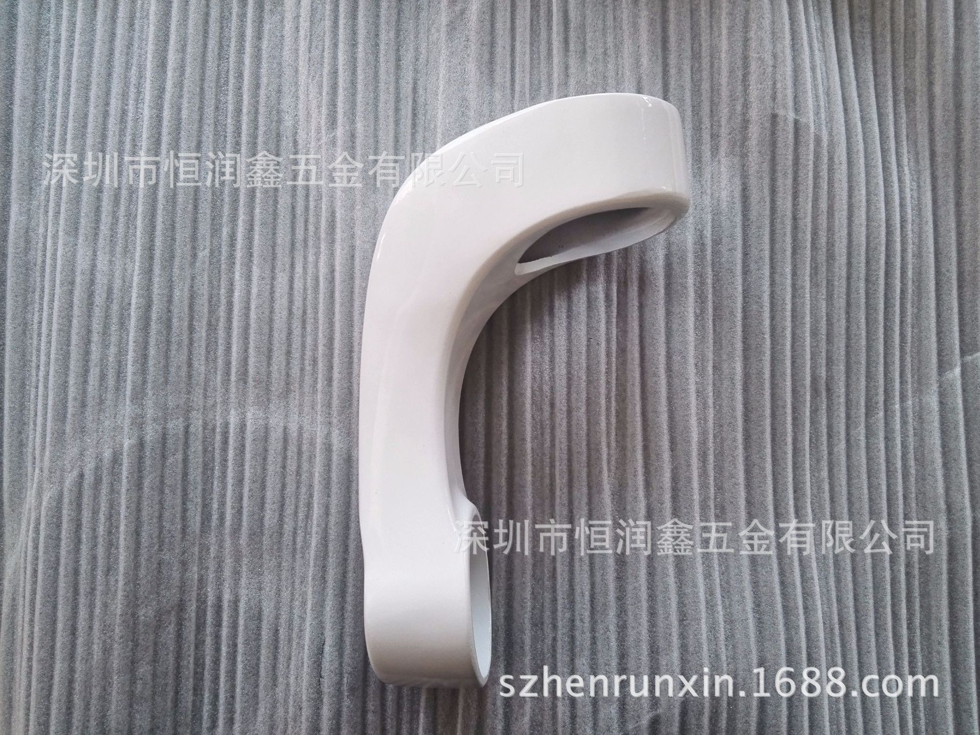 提供各式机器人配件3KG上臂砂型铝铸件CNC加工机械加工