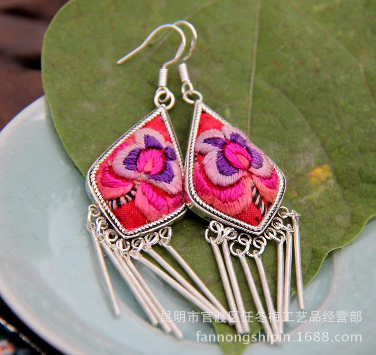 手工绣片耳环