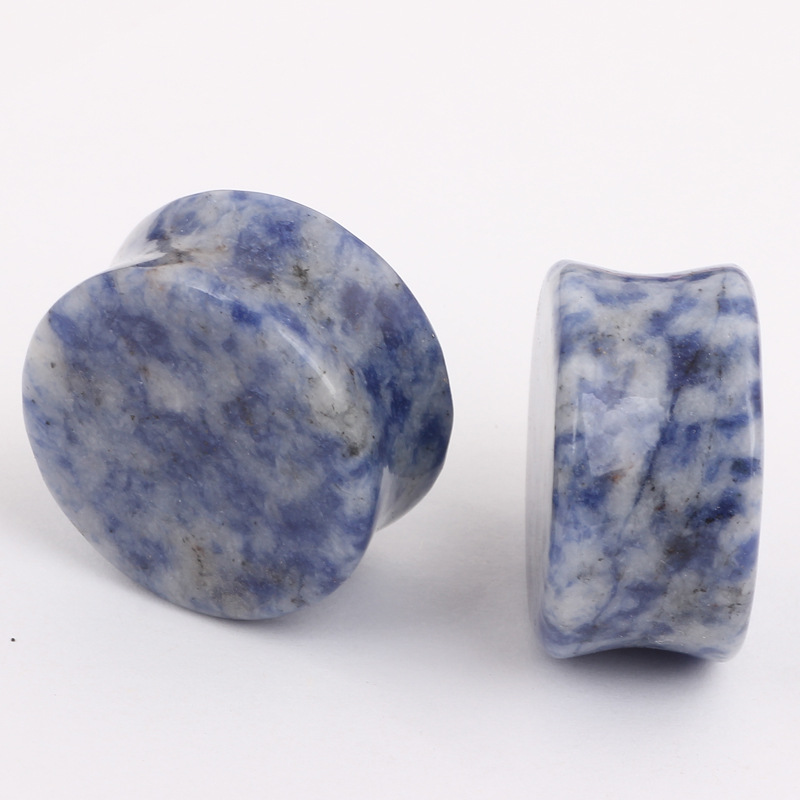 Pointed titanium steel lip stud product view